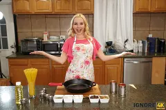Aaliyah Love - Cook Cock Show! S01E01 “Spermghetti with shrooms” | Picture (1)