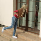 Ellen Jess in 'Stranger in a big house knows how to warm you up'