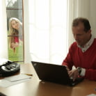 Ellen Jess in 'Stranger in a big house knows how to warm you up'