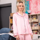 Hanna Rey in 'No lacks in love'